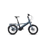 Ein E-Bike mit kleinen Rädern und integriertem Gepäckträger.
