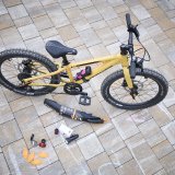 Kinder-Mountainbike mit diversem Zubehör
