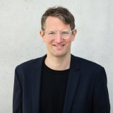 Porträt eines Mannes mit Brille