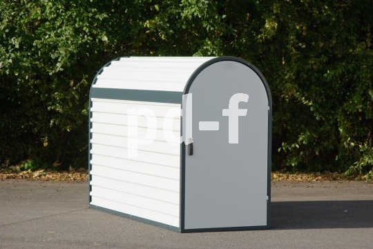 Nicht jeder will seinem Fahrrad dauerhaftes Draußenstehen zumuten. Ist im Haus kein Platz, bietet sich eine Parkbox als Alternative an.