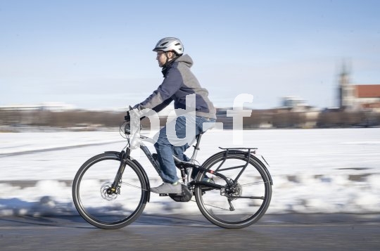 Ein solides Fahrwerk und eine kräftige Antriebsunterstützung sind die Basis für ein E-Trekkingbike. Für zweifelhafte Straßenverhältnisse bietet das Flyer "TX 7.70" noch entscheidend mehr: das weltweit erste ABS für E-Bikes.