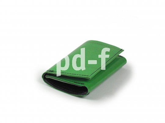 Eine Geldbörse aus Recyclingmaterial wie Lkw-Plane und Persenning gibt es vom Hersteller Fahrer Berlin. Schick, praktisch und nachhaltig - nicht nur für Radfahrer.