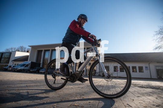 Ein Fahrsicherheitstraining beim Umstieg bzw. Neueinstieg auf ein E-Bike ist eine der besten Investitionen in die eigene Sicherheit. Mit Motor ist anders als ohne!