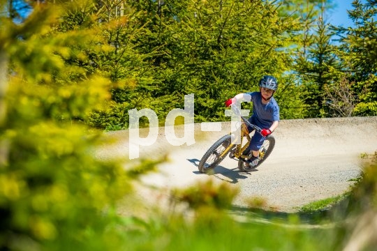 Mit dem richtigen Rad kann auch der Nachwuchs schon riesig Spaß haben im Bike-Park.