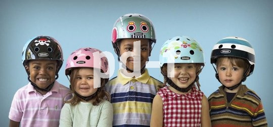 Der Kinderhelm "Little Nutty" von Nutcase ist in unterschiedlichen Designs erhältlich.