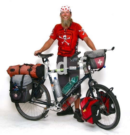 Mit geeigneten Trägern und Taschen lässt sich auf dem Rad eine Menge Gepäck befestigen. Eben so viel, wie man für eine Weltreise braucht...