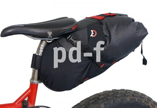 Eigens auf sportliche Räder ohne Trägersystem sind große Satteltaschen wie diese. Sie nehmen viel Gepäck auf und lassen sich sicher an Sattel und Stütze befestigen.