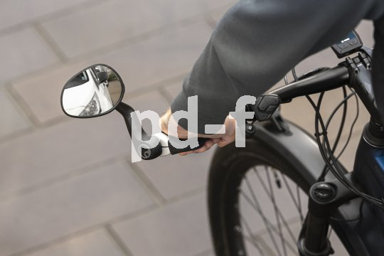 Die Bildunterschrift wird in Bälde eingefügt. Sie können uns aber gern auch per E-Mail oder Telefon kontaktieren, wir helfen gerne weiter. Ein Rückspiegel am Lenker eines Fahrrads.