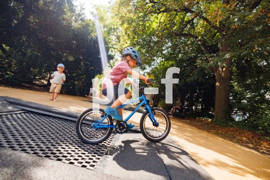 Die Bildunterschrift wird in Bälde eingefügt. Sie können uns aber gern auch per E-Mail oder Telefon kontaktieren, wir helfen gerne weiter.