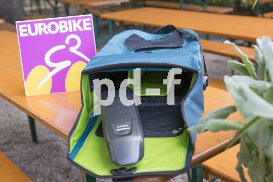 Für Radreisende und Pendler interessant: Eine Radtasche mit speziellem Akku-Fach.