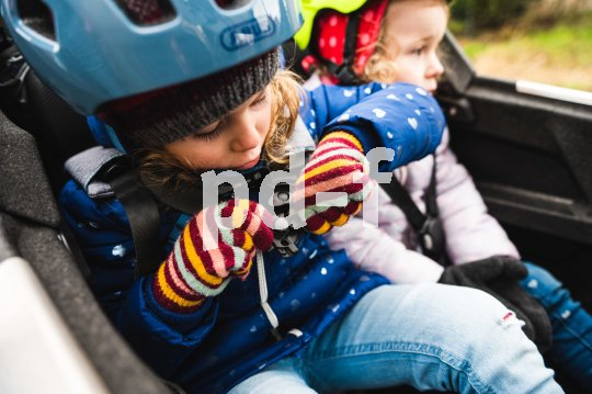 Kindgerechte Details machen Lastenräder auch für die jungen Insassen interessant. Kinder im Lastenrad