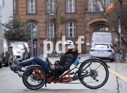 Das Liegedreirad "Scorpion" von HP Velotechnik kommt erstmals als Serienproduktion auf den Markt. Je zwei Tourenmodelle ohne sowie Komfort- und Pendlermodelle mit elektrischer Unterstützung dieser "Special Edition" sind so günstiger und schneller lieferbar.