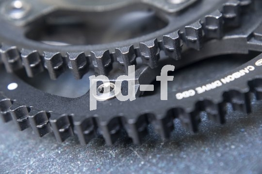 Hersteller Gates, Marktführer bei Riemenantrieben für das Fahrrad, bietet mit der CDC-Reihe nun auch Riemen und Riemenscheiben für Mittelklasse-E-Bikes an. Sie sind mit der CDX-Oberklasse kompatibel.