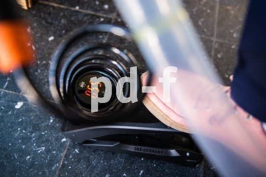 Eine Fußpumpe mit Druckanzeige ist ein großer Schritt nach vorn im heimischen Fahrradkeller!