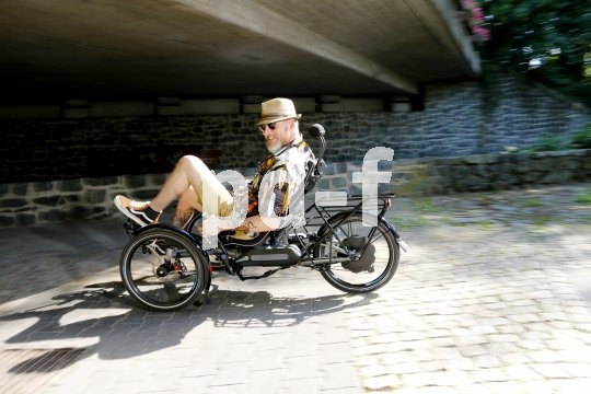Auch im Liegeradbereich hat die Elektrifizierung längst Einzug gehalten. Hersteller HP Velotechnik verwendet jetzt Hinterrad-Nabenmotoren der Firma Alber, sowohl bei den einspurigen Modellen als auch bei seinen Trikes.