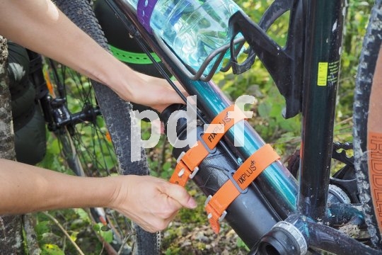 Manche Gepäckprobleme lassen sich am besten mithilfe von Spannbändern lösen.