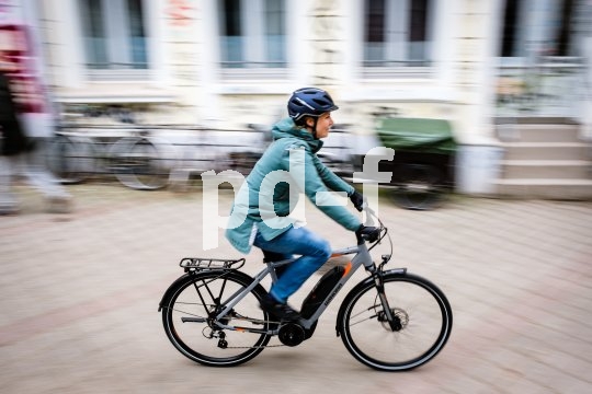 Auch für den Einstieg in den E-Bike-Bereich gibt es Modelle mit sportlichem Motor und soliden Komponenten; hier das "Yucatan 8" von Hersteller Winora.