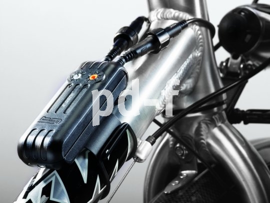 Dieses Gerät macht den Strom des Nabendynamos nutzbar für das Aufladen diverser elektronischer Geräte à la Handy und Digicam. Gerade für Reiseradler ist das ausgesprochen praktisch.