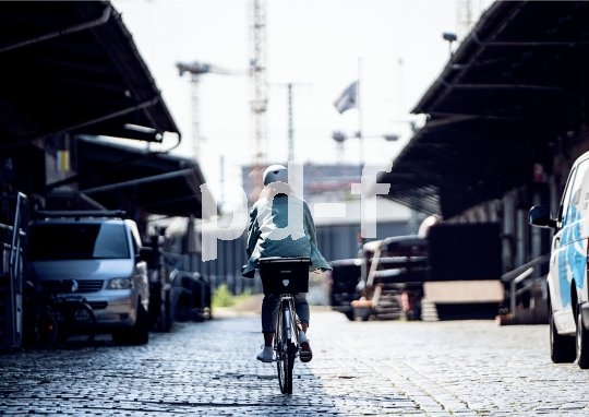 Leicht, stabil, wasserfest und mit einem Deckel versehen - dieses moderne Fahrradkorbkonzept kommt von Taschenspezialist Ortlieb.