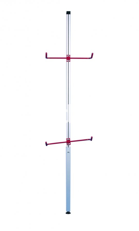 Wo wenig Platz ist, bewährt sich dieser Fahrradhalter, der keinen großen Montageaufwand erfordert und zwei Räder aufnimmt.