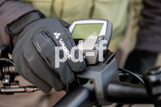 Praktischer Diebstahlschutz und sinnvoll bei schlechtem Wetter: E-Bike-Display abnehmen.