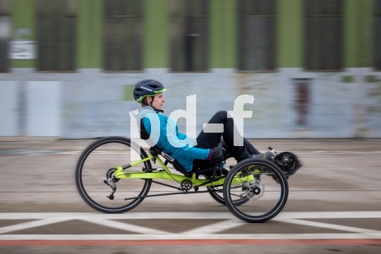 Liegedreiräder sind schnelle und bequeme Fahrzeuge mit hohem Nutz- wie Spaßfaktor. Der Spezialhersteller HP Velotechnik bringt mit dem Gekko 26 ein preisgünstiges Modell mit 26 Zoll-Hinterrad und zwei 20 Zoll-Vorderrädern auf den Markt.