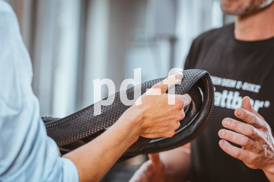 Unplattbar, aber nicht unwiederverwertbar: Fahrradreifen lassen sich zu großen Teilen recyceln. Eine gute Nachricht in Sachen Nachhaltigkeit.