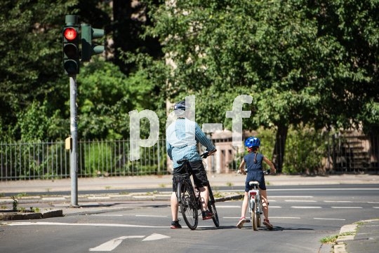 Für Eltern selbstverständlich, für Kinder eine neue Erfahrung: ein Stopp an der roten Ampel.