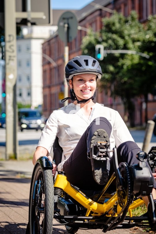 Das Aufkommen der elektrischen Unterstützung gibt allen etwas schwereren Fahrradkonzepten Rückenwind. So auch dem Liegedreirad; hier ein Modell von Hersteller HP Velotechnik.