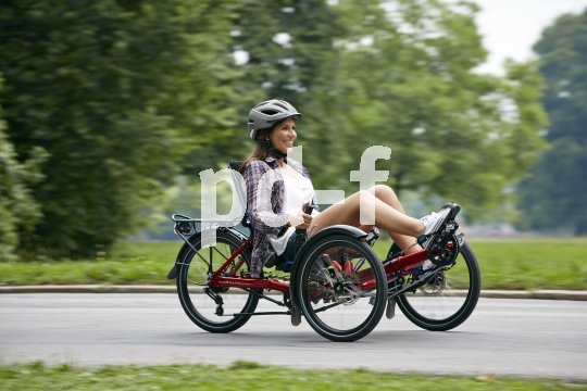 Ungeahnten Fahrspaß kann man auf dem Liegedreirad erleben - vor allem, wenn man mit Highspeed in die Kurven geht.