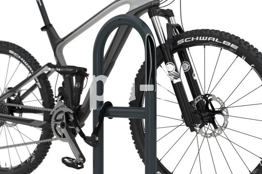 Mountainbike an Fahrradständer angeschlossen