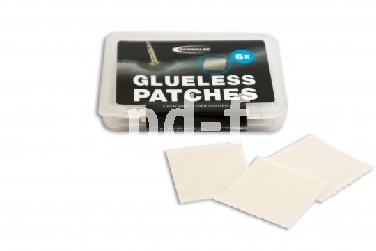 Selbstklebende Reifenflicken sind praktisch und empfehlen sich gerade bei leichten Schläuchen, denen man nicht zu sehr mit Schmirgelpapier zu Leibe rücken will.