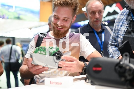 Der Stoff aus dem die Träume sind... Radfans werden auf der Fahrrad-Leitmesse Eurobike was das betrifft fündig wie selten sonst.