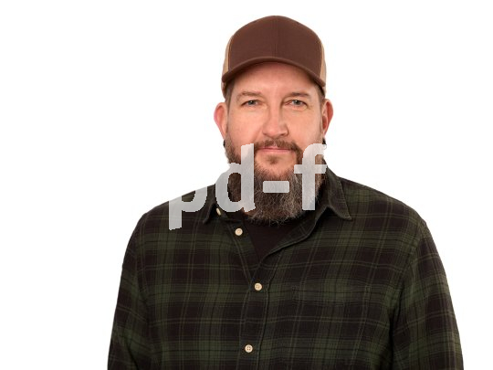 Mann mit Mütze im Porträt