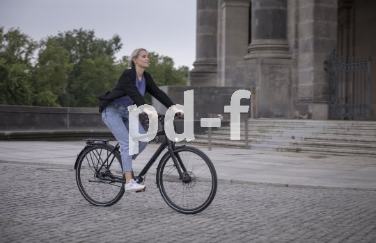 Das Trekkingrad ist noch immer Deutschlands liebstes Allround-Fahrrad. Es ist im Alltag zuverlässig und hat genügend Reserven für Ausflüge oder Reisen. Moderne Iterationen kommen schon einmal mit Riemenantrieb und Zentralgetriebe.