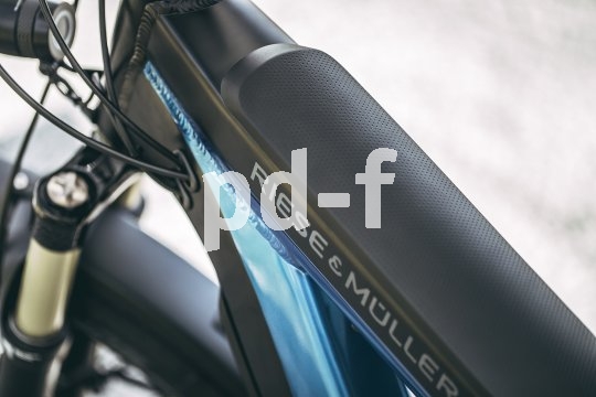 Die Bildunterschrift wird in Bälde eingefügt. Sie können uns aber gern auch per E-Mail oder Telefon kontaktieren, wir helfen gerne weiter. Rahmendetails eines E-Bikes.