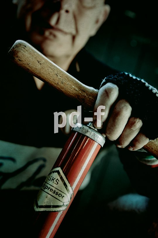 Der SKS-Rennkompressor ist eine seit Jahrzehnten bewährte Standluftpumpe - eine Legende unter Radsportlern. SKS hat eine limitierte "Vintage"-Version produziert.