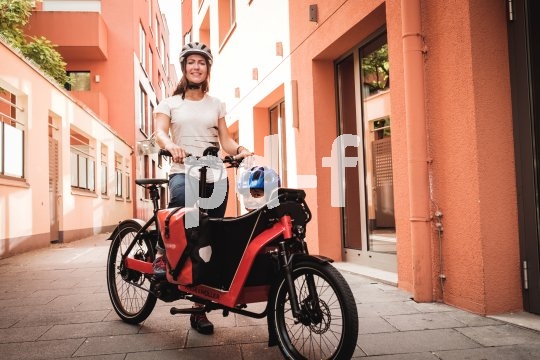 Besonders für städtische Familien eignet sich das Lastenrad - das in jedem Falle mindestens den Zweitwagen ersetzen kann.