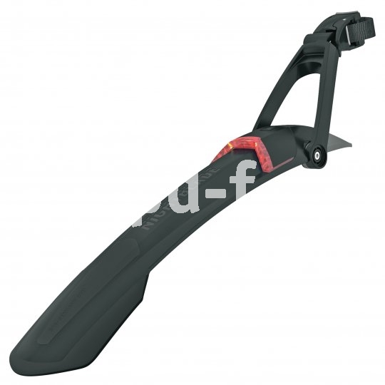 Für Mountainbiker, die im Dunklen unterwegs sind, bietet Hersteller SKS ein Steckschutzblech mit integriertem Rücklicht. Es ist StVZO-konform; der Akku ist herausnehm- und per USB aufladbar.