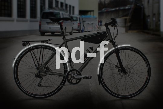 Die Schutzbleche der SKS-Serie "Bluemels Reflective" bieten nicht nur Schutz vor Wasser und Dreck, sondern auch einen Beitrag zur passiven Sicherheit durch Reflexstreifen am Rand und einen zusätzlichen roten Reflektor hinten.