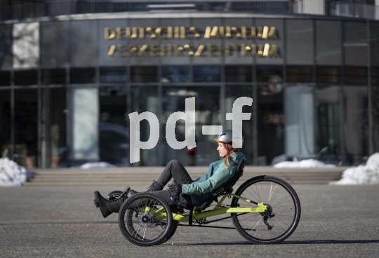 Liegedreiräder sind schnelle und bequeme Fahrzeuge mit hohem Nutz- wie Spaßfaktor. Der Spezialhersteller HP Velotechnik bringt mit dem Gekko 26 ein preisgünstiges Modell mit 26 Zoll-Hinterrad und zwei 20 Zoll-Vorderrädern auf den Markt.