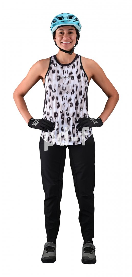 Wenn im Mountainbike-Revier eine gefleckte Gestalt vorbeihuscht, muss es nicht unbedingt eine Raubkatze sein. Die aktuelle Damen-Kollektion der Bekleidungsmarke Troy Lee spielt aber gern mit dieser Assoziation.