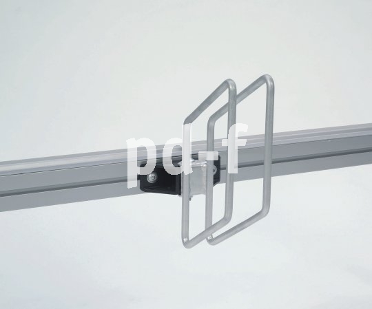 Bei dieser Abstellanlage lässt sich der Abstand zwischen den einzelnen Halterungen justieren.