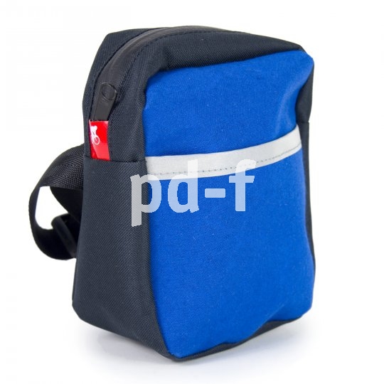 Eine pfiffige Radfahrer-Handtasche namens "Komplize" kommt von Accessoire-Spezialist Fahrer Berlin. Sie lässt sich am Lenker, Sattel oder Rahmenrohr befestigen, aber auch am Gürtel oder über der Schulter tragen. Material: recycelte Planen und Polyester aus recycelten PET-Flaschen.