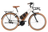 Ein City-E-Bike vor weißem Hintergrund.