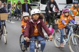 Kinder bei einer Fahrraddemonstration.